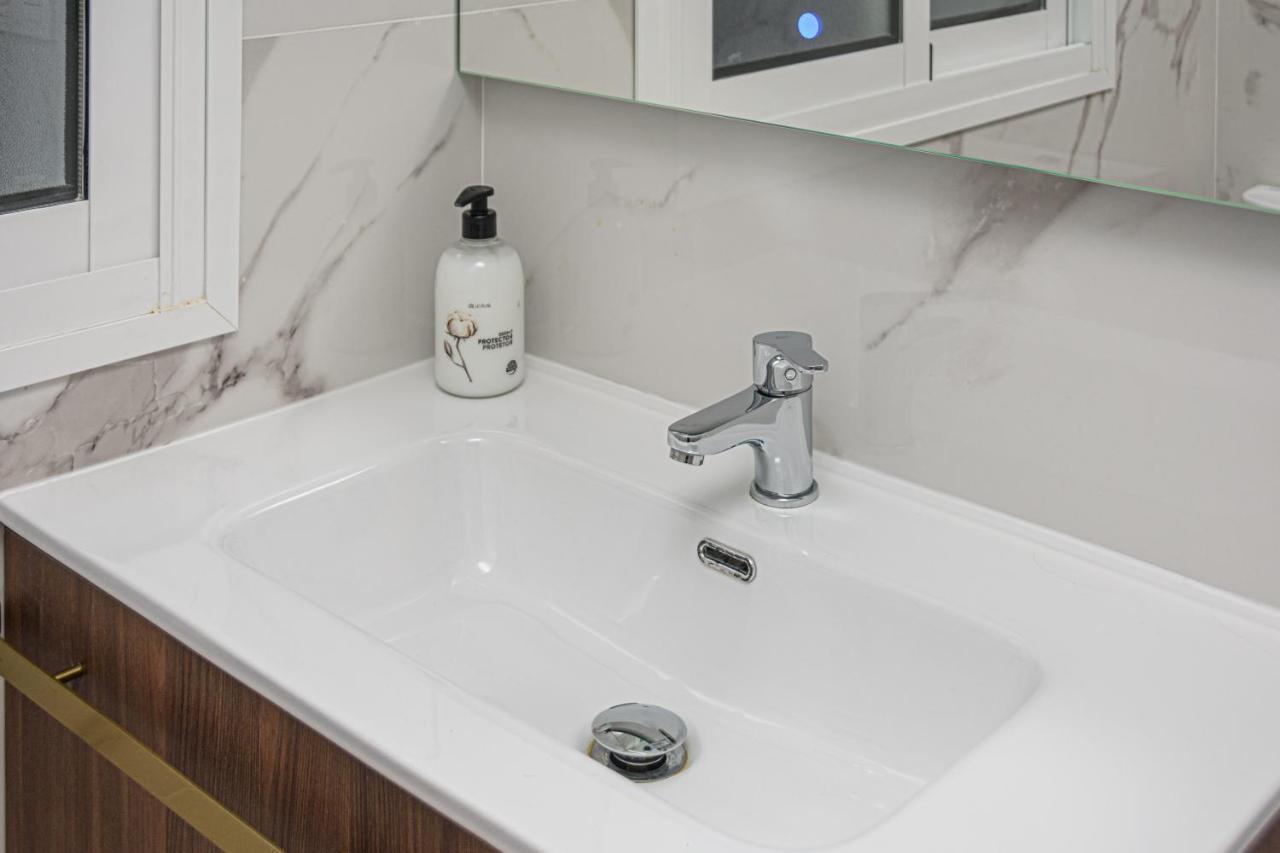 Wintowinrentals Malaga Center, Comfortable And Renovated Eksteriør billede